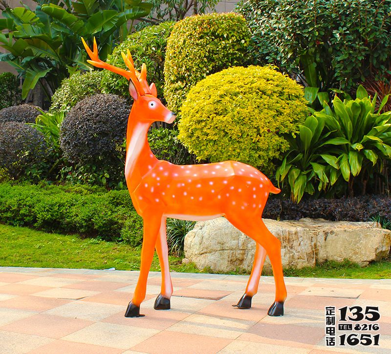 公園玻璃鋼彩繪橙色梅花鹿雕塑 公園玻璃鋼彩繪橙色梅花鹿雕塑