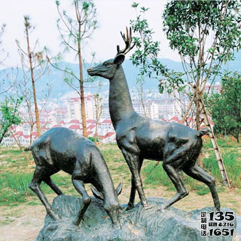 公園戶外草坪玻璃鋼仿銅梅花鹿雕塑 公園戶外草坪玻璃鋼仿銅梅花鹿雕塑