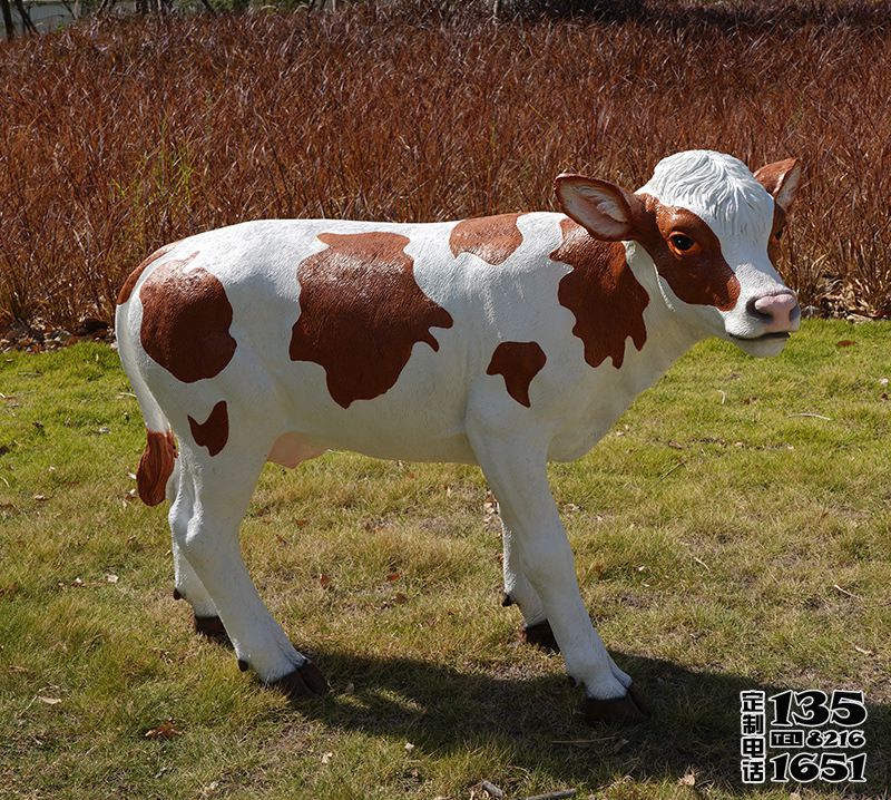 農場一只棕色玻璃鋼仿真奶牛雕塑 農場一只棕色玻璃鋼仿真奶牛雕塑