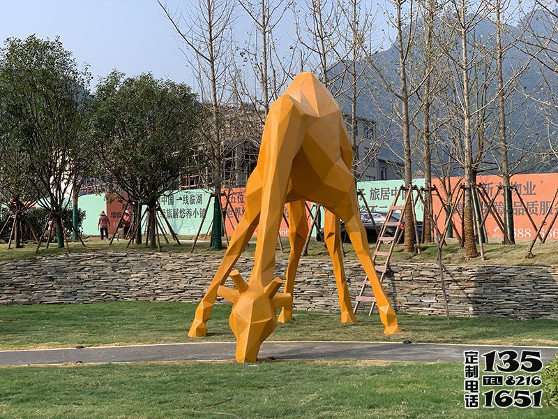 公園創(chuàng)意玻璃鋼幾何橙色的長(zhǎng)頸鹿雕塑 公園創(chuàng)意玻璃鋼幾何橙色的長(zhǎng)頸鹿雕塑