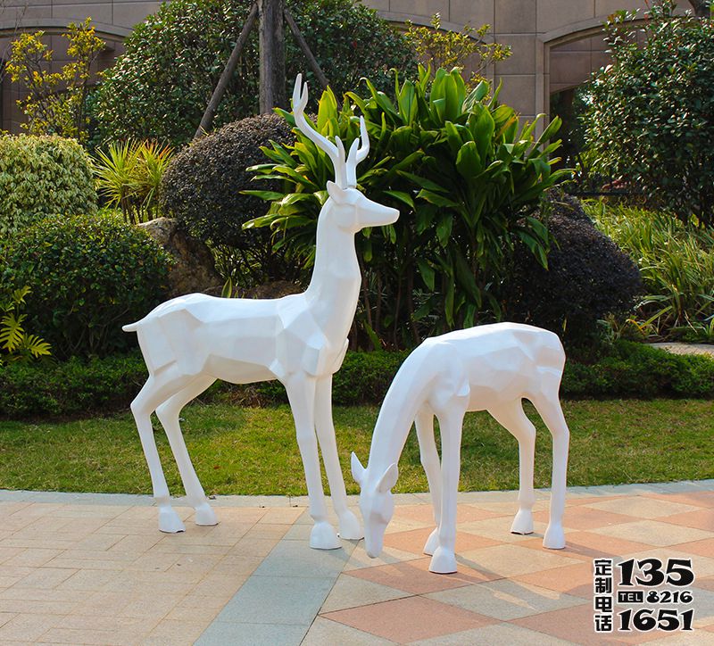 景區玻璃鋼幾何梅花鹿雕塑 景區玻璃鋼幾何梅花鹿雕塑