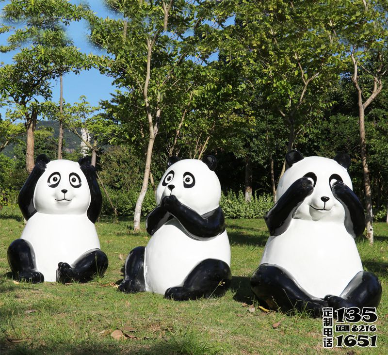 海邊觀光景區搞怪玻璃鋼熊貓雕塑 海邊觀光景區搞怪玻璃鋼熊貓雕塑
