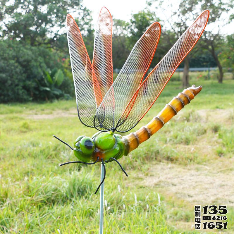 幼兒園草坪玻璃鋼蜻蜓雕塑 幼兒園草坪玻璃鋼蜻蜓雕塑