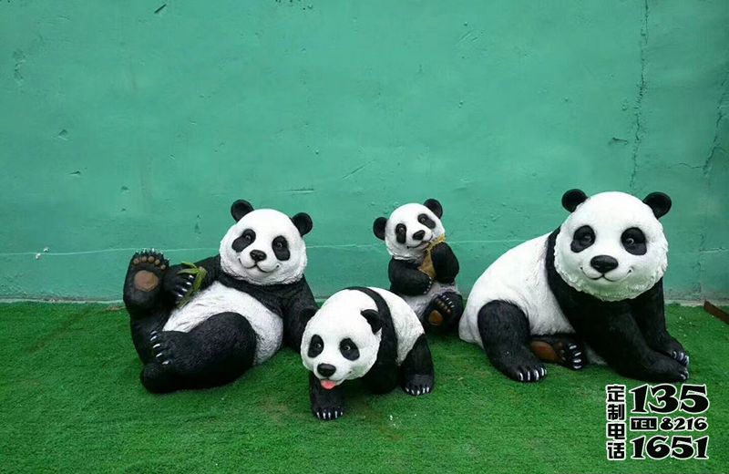 景區擺放的玻璃鋼仿真熊貓雕塑 景區擺放的玻璃鋼仿真熊貓雕塑