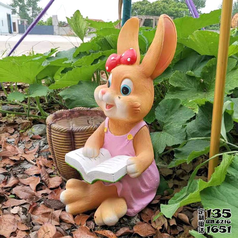 公園景區玻璃鋼卡通兔子雕塑 公園景區玻璃鋼卡通兔子雕塑