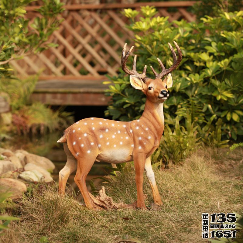 景區創意玻璃鋼彩繪仿真動物梅花鹿雕塑 景區創意玻璃鋼彩繪仿真動物梅花鹿雕塑