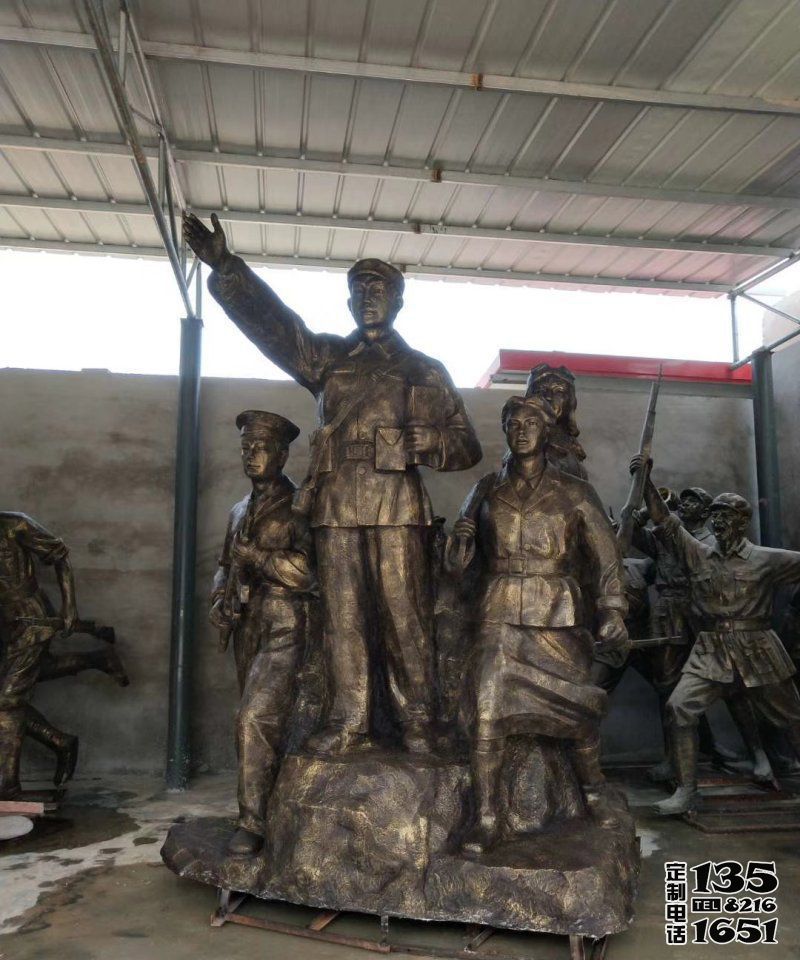 公園景區(qū)玻璃鋼仿銅揮手的八路軍雕塑 公園景區(qū)玻璃鋼仿銅揮手的八路軍雕塑