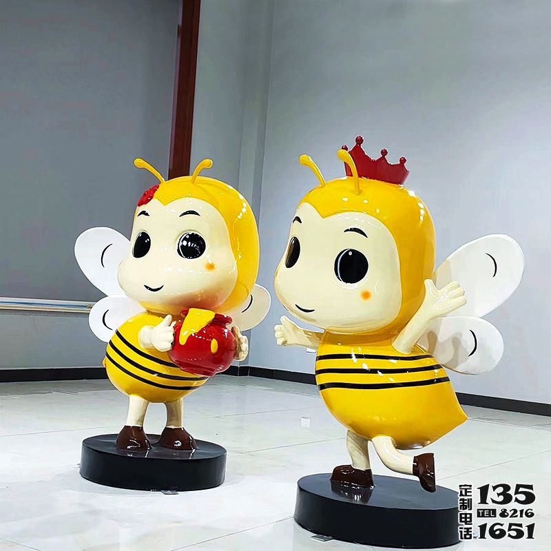 兒童學校操場創(chuàng)意戴王冠玻璃鋼卡通蜜蜂雕塑 兒童學校操場創(chuàng)意戴王冠玻璃鋼卡通蜜蜂雕塑