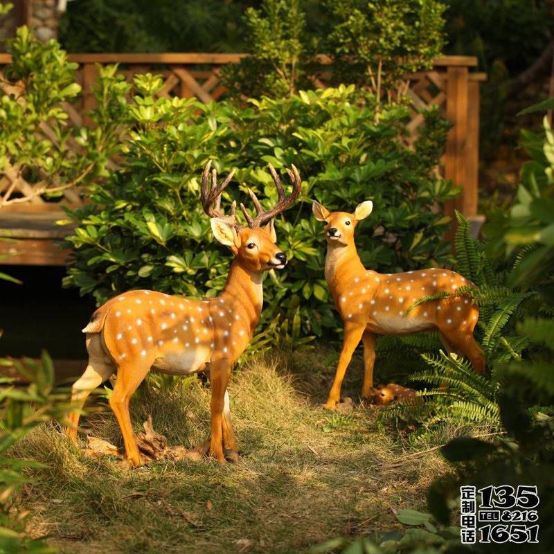 庭院玻璃鋼彩繪創(chuàng)意梅花鹿雕塑 庭院玻璃鋼彩繪創(chuàng)意梅花鹿雕塑