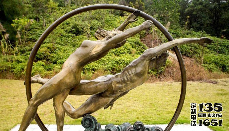 戶外廣場玻璃鋼仿銅游泳雕塑 戶外廣場玻璃鋼仿銅游泳雕塑