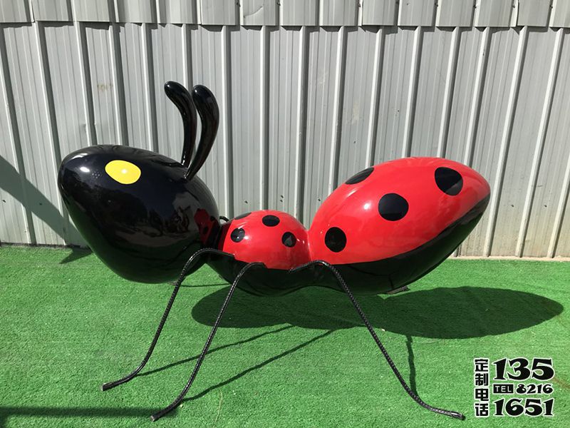 幼兒園卡通玻璃鋼螞蟻雕塑 幼兒園卡通玻璃鋼螞蟻雕塑