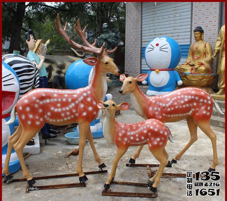 公園景區玻璃鋼彩繪創意一家三口梅花鹿雕塑 公園景區玻璃鋼彩繪創意一家三口梅花鹿雕塑