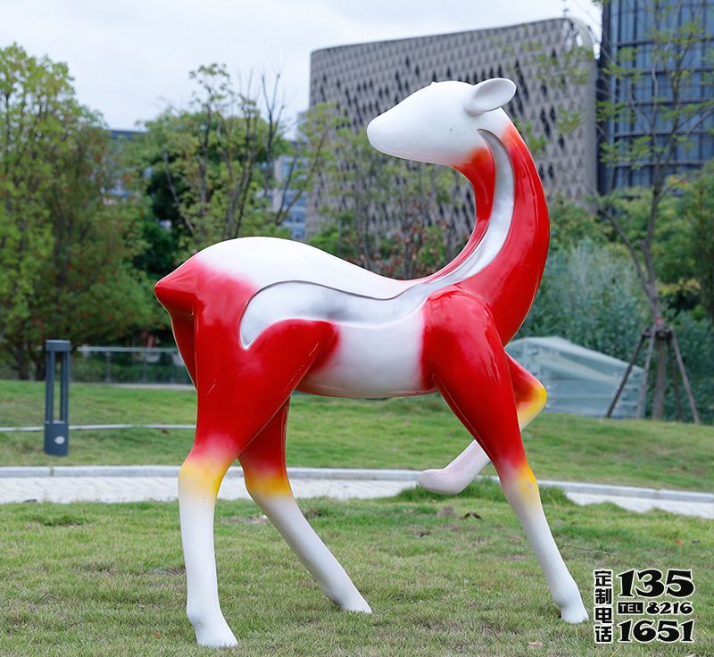 公園玻璃鋼創意彩繪小鹿雕塑 公園玻璃鋼創意彩繪小鹿雕塑