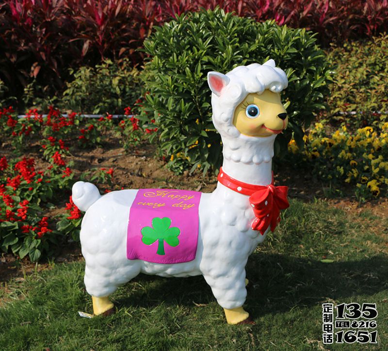 商場美陳裝飾品玻璃鋼卡通羊駝雕塑 商場美陳裝飾品玻璃鋼卡通羊駝雕塑