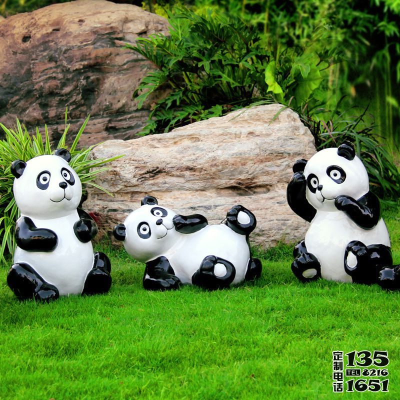 學校小區(qū)公園廣場卡通熊貓玻璃鋼雕塑 學校小區(qū)公園廣場卡通熊貓玻璃鋼雕塑