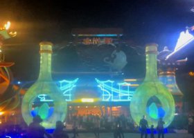 玻璃鋼夜晚發(fā)光酒瓶造型雕塑 玻璃鋼夜晚發(fā)光酒瓶造型雕塑